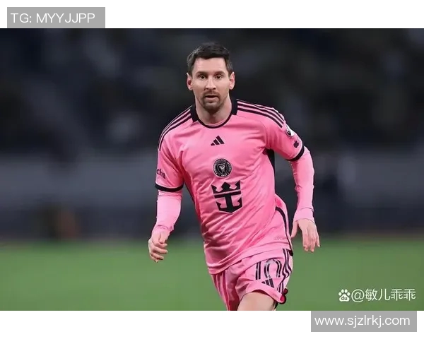 世界足球明星图书图片展现传奇球员风采与精彩瞬间的视觉盛宴